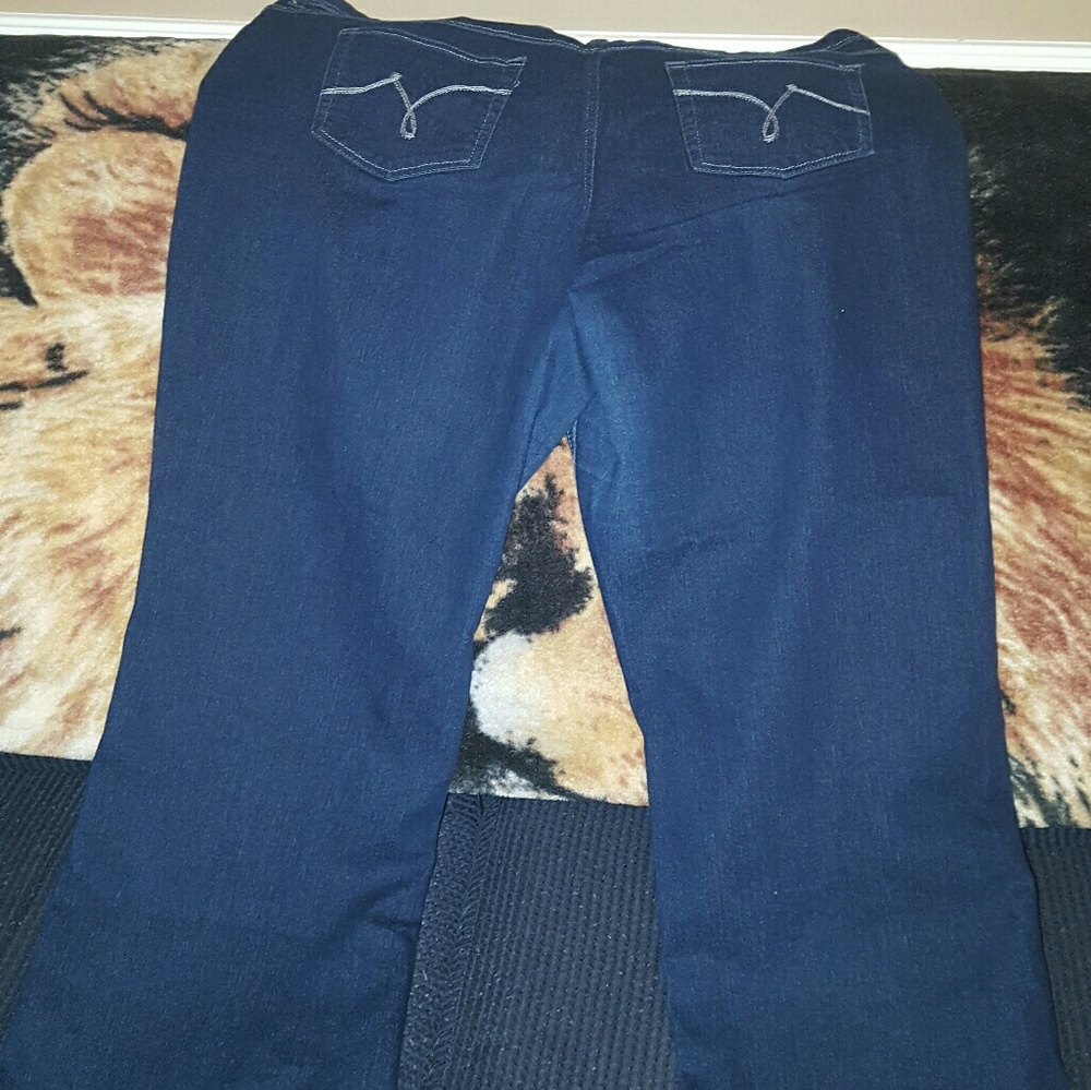 Blue jeans - Picture 2 of 2